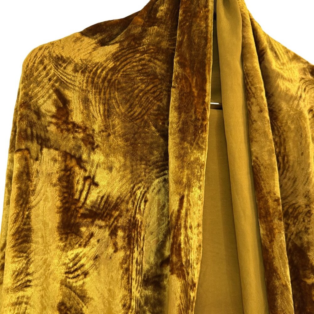 Vtg Unbranded Gold Crushed Velvet TasselShawl Wrap Cape Boho Opera Evening Stole - Picture 8 of 10